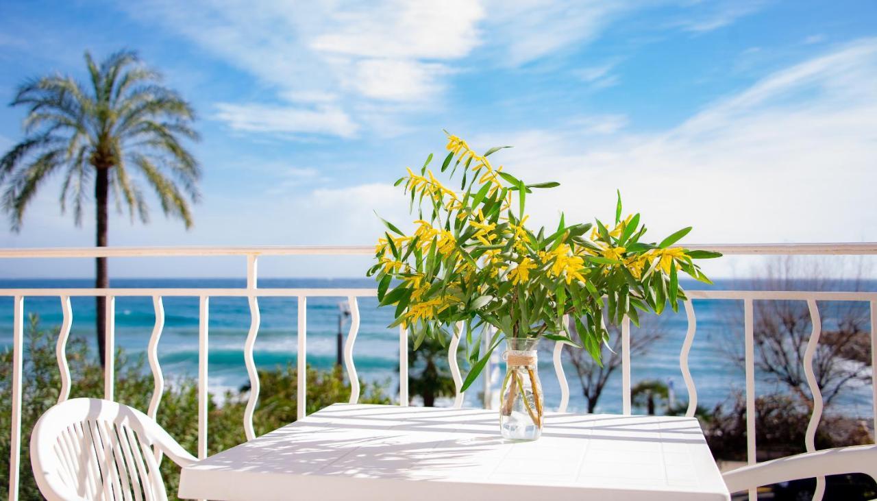 Hotel Et Appartements Reine D'Azur โรกบรูน-กัป-มาร์แต็ง ภายนอก รูปภาพ