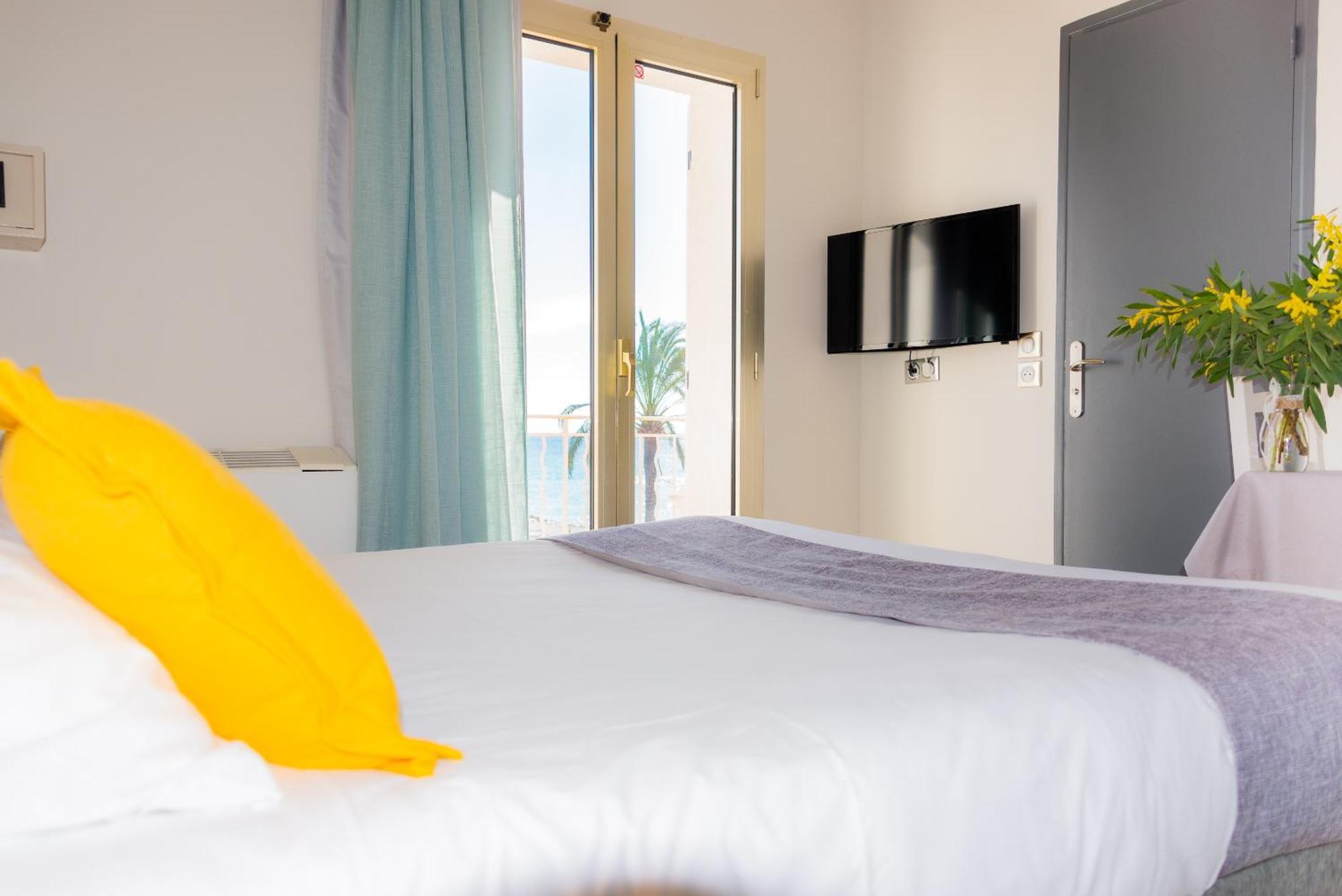 Hotel Et Appartements Reine D'Azur โรกบรูน-กัป-มาร์แต็ง ภายนอก รูปภาพ