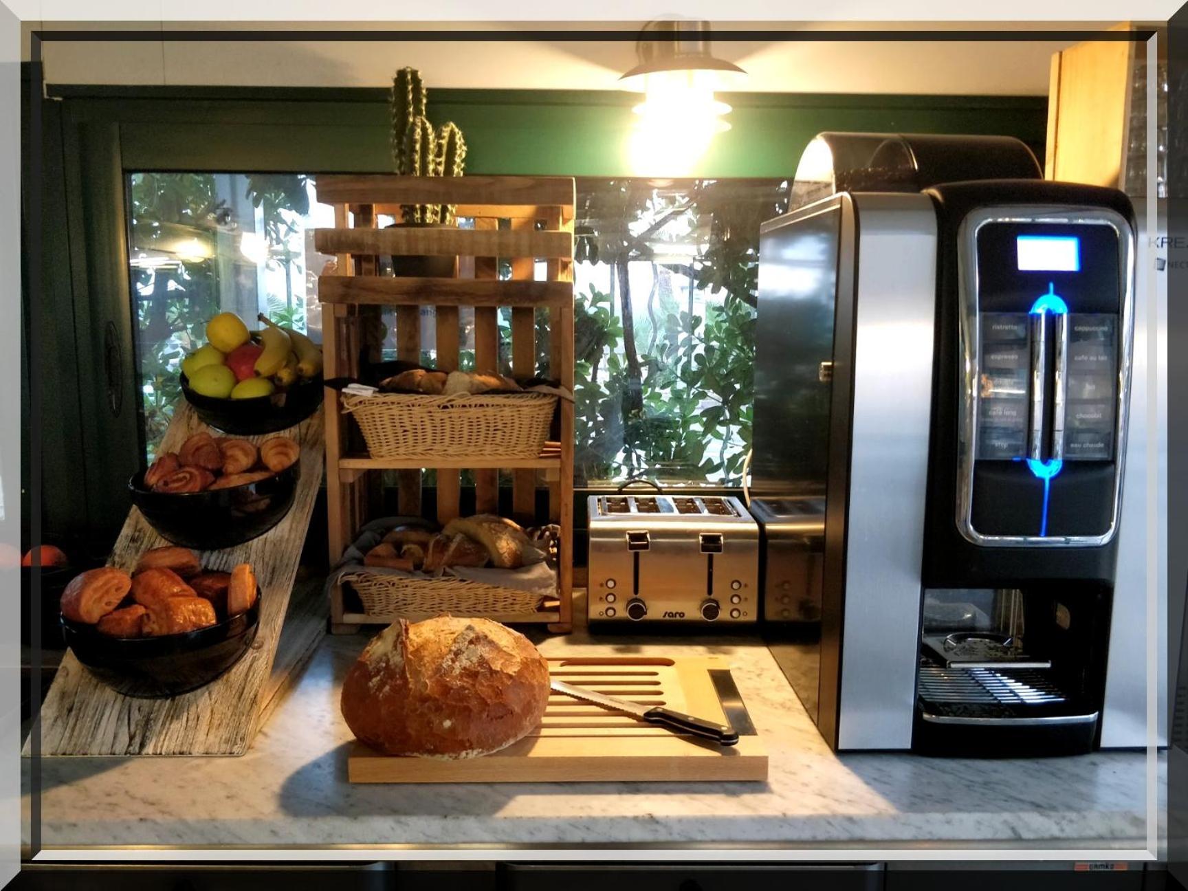 Hotel Et Appartements Reine D'Azur โรกบรูน-กัป-มาร์แต็ง ภายนอก รูปภาพ