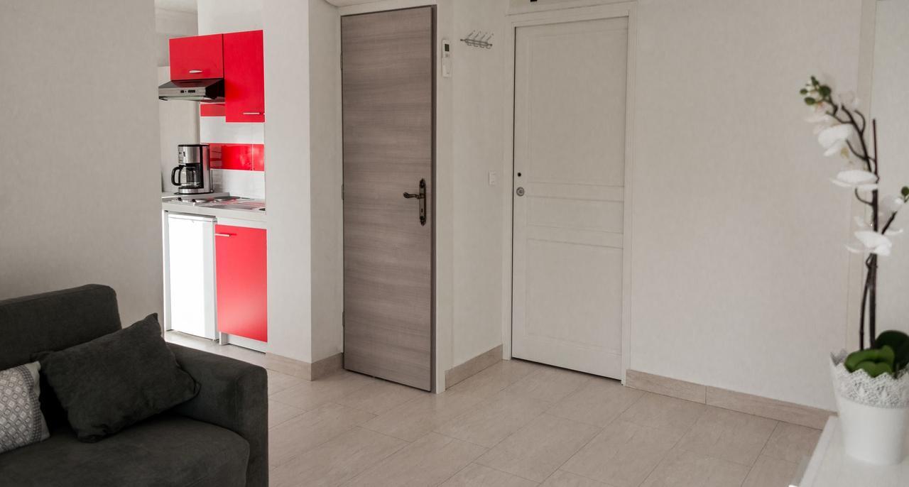 Hotel Et Appartements Reine D'Azur โรกบรูน-กัป-มาร์แต็ง ภายนอก รูปภาพ