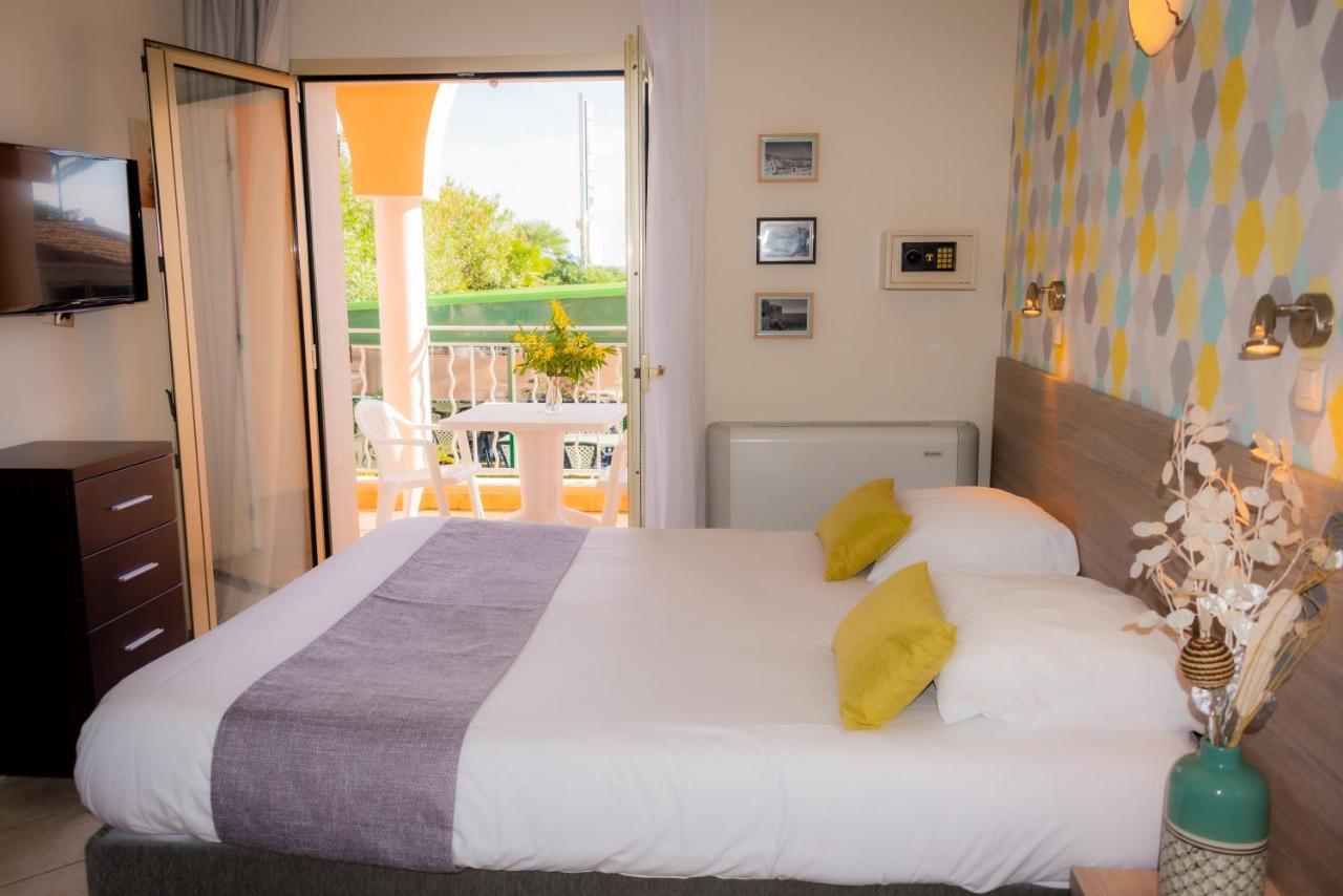 Hotel Et Appartements Reine D'Azur โรกบรูน-กัป-มาร์แต็ง ภายนอก รูปภาพ